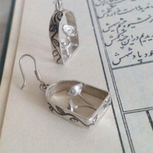 أقراط فضية إيرانية يدوية بنموذج زهرة