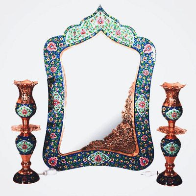 مجموعة إطار مرآة وشمعدانات نحاسية إيرانية – ميناكاري پرداز
