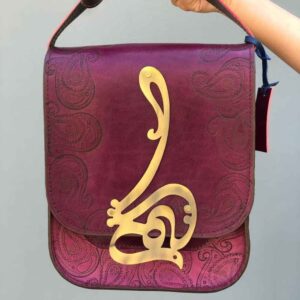 حقيبة كروس بودي فاخرة من الجلد المصنوع يدويًا – تصميم حِچ الفارسي