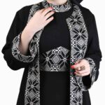 عباية أنيقة للنساء بقماش أسود ناعم