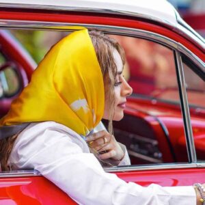 وشاح حرير صغير فني للنساء فاخر ونمط زاهي آزادي