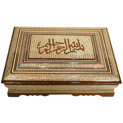 صندوق خشبي لحفظ القرآن – مزين بالكُتَم ومبطن بالمخمل، نموذج علي