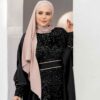 عباية أنيقة للنساء باللون الأسود الأنيق مع تطريز لامع