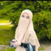 شال إسلامي مربع بلون كريمي ونقاب نصف مجموعة للنساء
