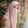 شال إسلامي مربع بلون بني فاتح ونقاب نصف مجموعة للنساء