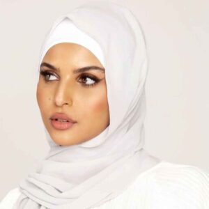 حجاب شيفون أبيض حليبي شيلة للنساء المسلمات