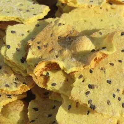الخبز المجفف التقليدي بالحليب المخبوز في منطقة أرديستان