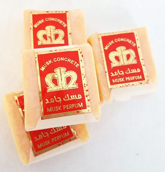 عطر المسك الطبيعي الصلب مكعب أبيض 100 جرام