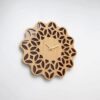 ساعة حائط خشبية يدوية الصنع إيرانية