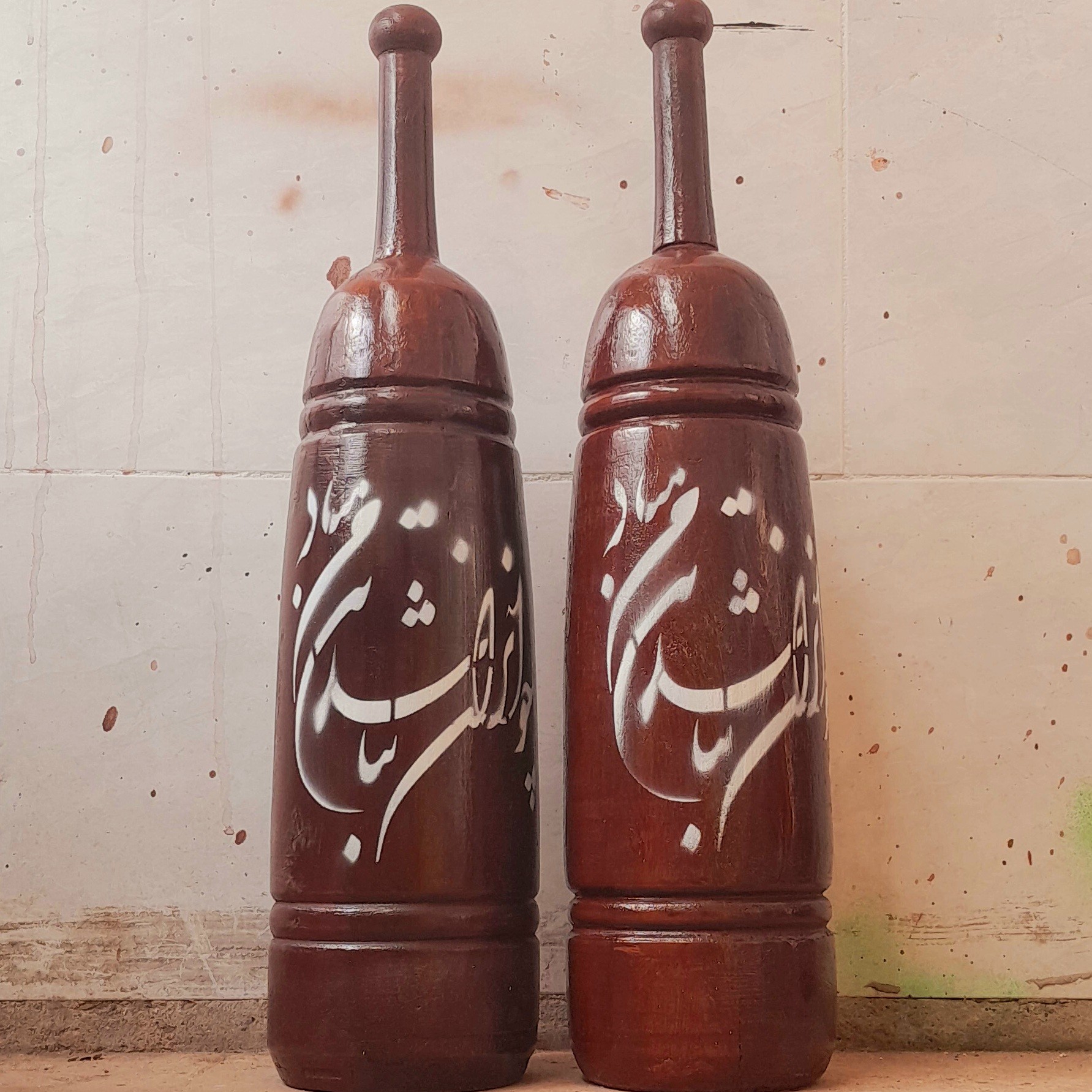 الكتل الخشبية الإيرانية للزورخانه بوزن 5500 كغم لكل منها مناسبة للأفراد قصار القامة
