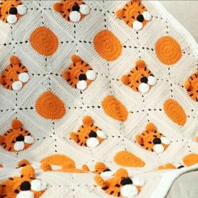 غطاء سرير للأطفال محبوك يدويًا بالكروشيه – مثالي لديكور حضانة حالمة