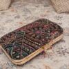 حقيبة يد رسمية من المخمل المطرز بتصميم هندسي