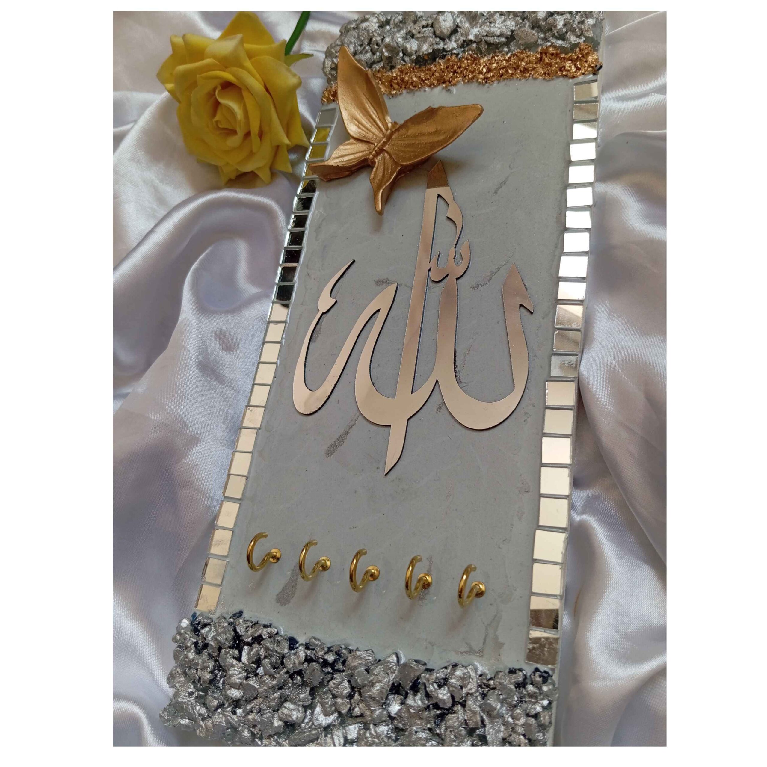 حامل مفاتيح حائط إسلامي بتصميم من الراتنج على قاعدة (إم دي إف) للحياة المنظمة