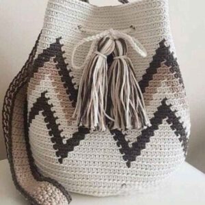 حقيبة ظهر كروشيه – أنيقة، متينة ومصنوعة يدويًا بتصميم كيكيم