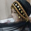 عمامة نسائية بالطراز التقليدي مع الزخارف والتصميم المتدفق