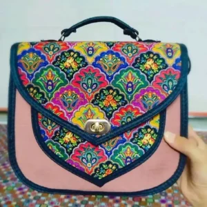 حقيبة كتف ترمه يدوية مزينة بتصميم إيراني