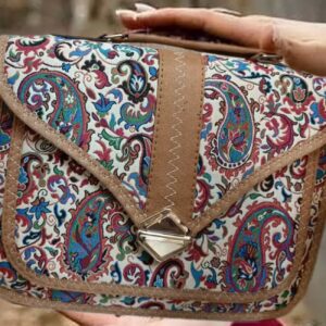 حقيبة كتف ترمه يدوية مع نقشة تراثية إيرانية