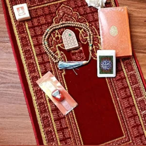 مجموعة هدايا إسلامية لعبادة المسلمين تتضمن سجادة صلاة ومسبحة
