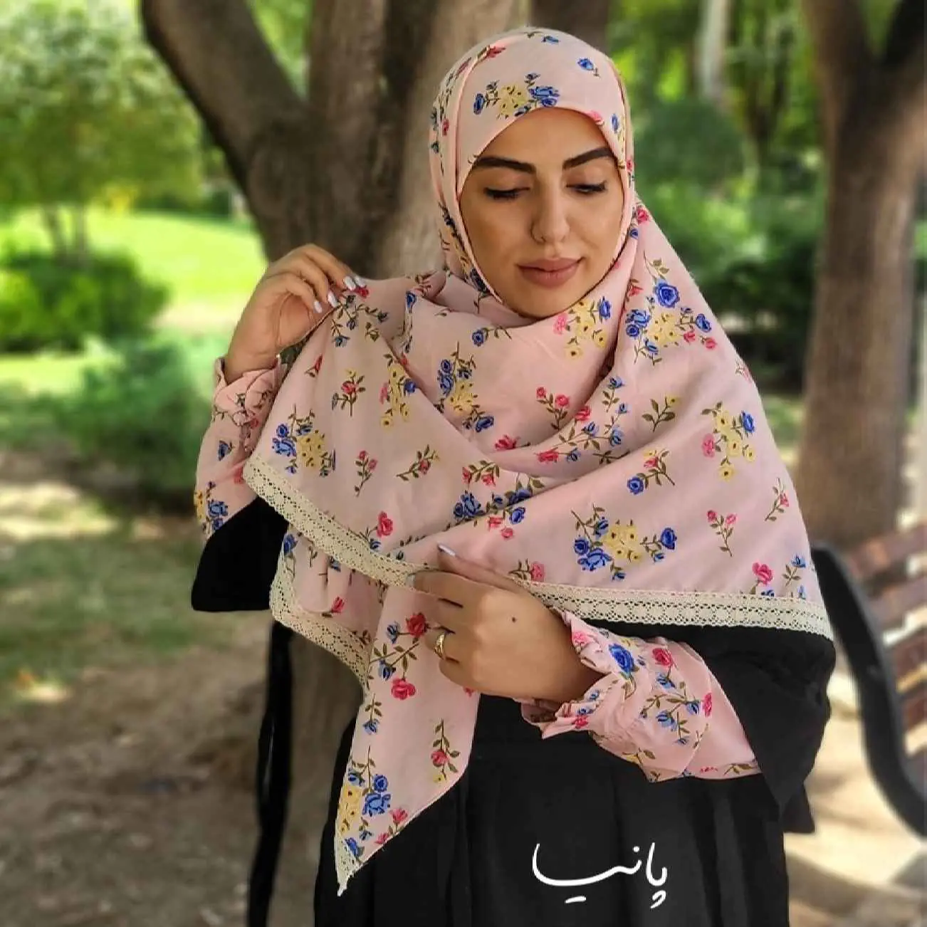 إيشارب مغناه للنساء - إيشارب مع غطاء ذراع مزخرف بالزهور ومشغول مع حواف مقلمة
