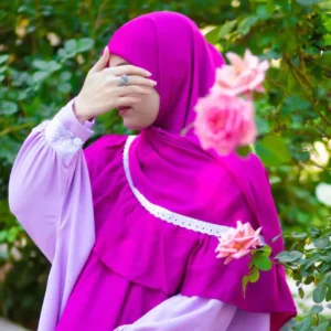 إيشارب مغناه للنساء – إيشارب بحواف مقلمة