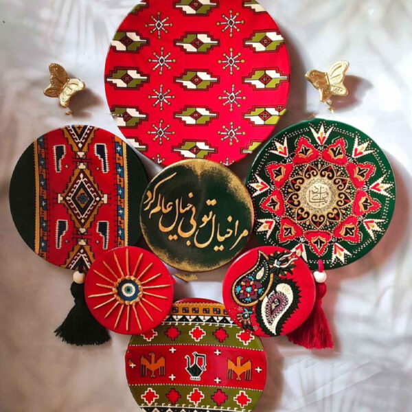 طقم أطباق خزفية فنية – للزينة على الحائط أو الطاولة مع خط إيراني (7 قطع)