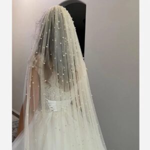 طرحة زفاف مزينة باللؤلؤ لتصريح أنيق ليوم زفاف ساحر، متوفرة بطول 2 أو 5 أمتار