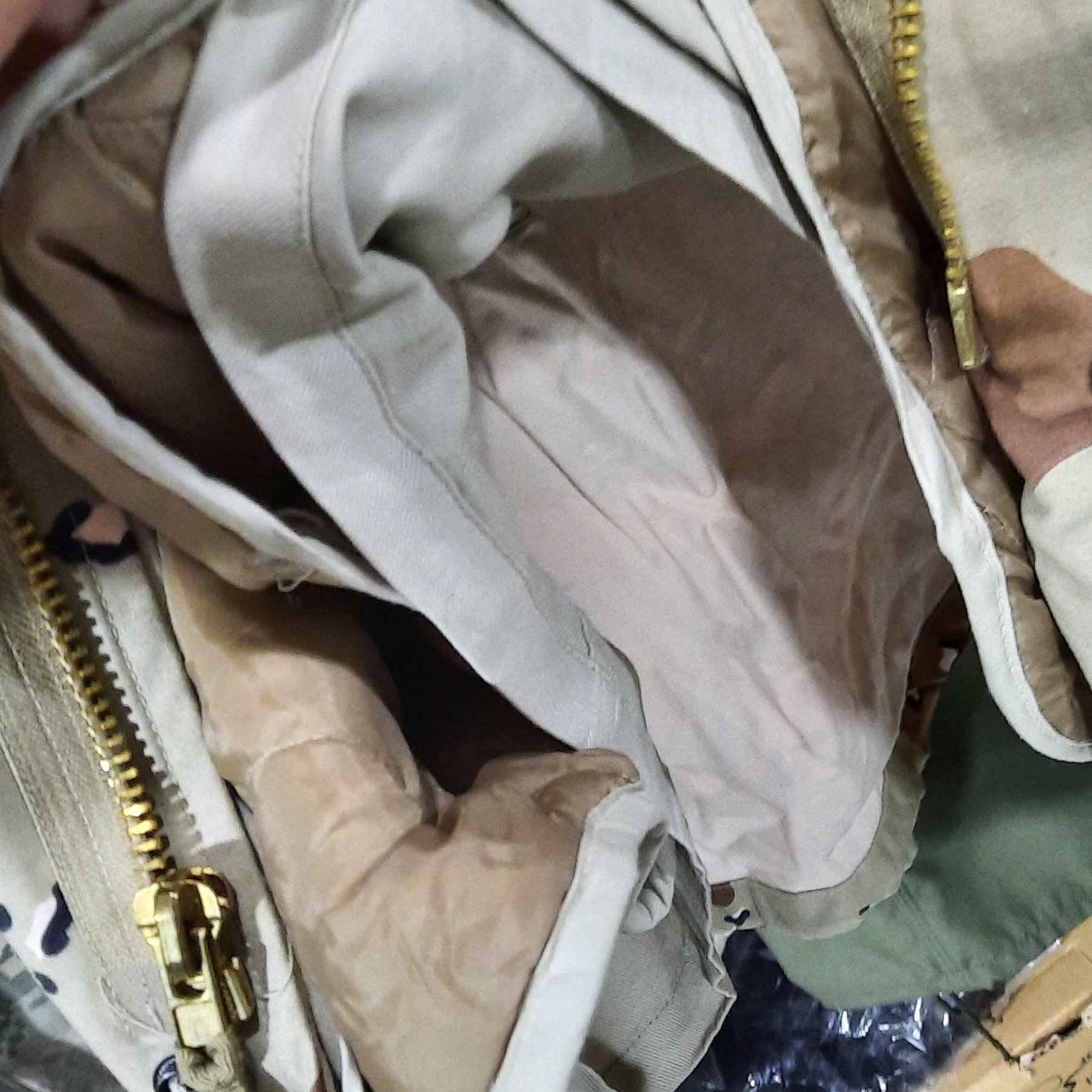 معطف عسكري مموه بلون السماني – مناسب للبيئات الجبلية أو الغابات