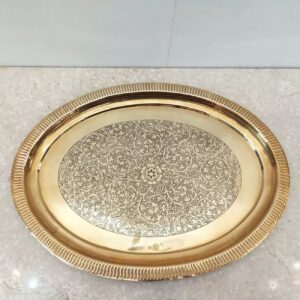 صينية نحاسية هندية مستديرة مع نقش عالي الجودة للزهور